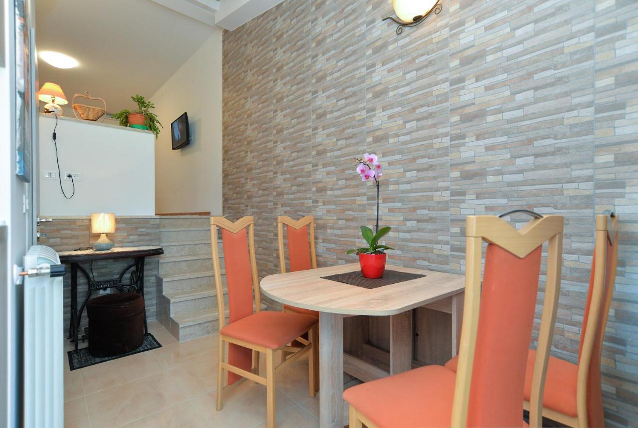 Apartments Voltica 1049 Rovinj Exteriör bild