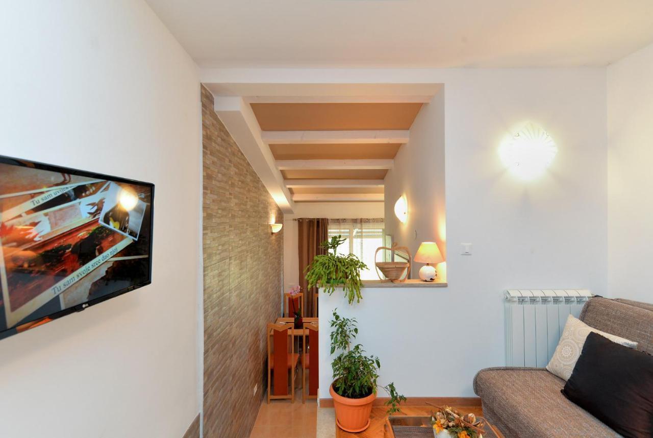 Apartments Voltica 1049 Rovinj Exteriör bild